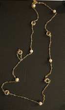 Collar de cadena cable estación tono dorado con cristales transparentes y perlas de imitación