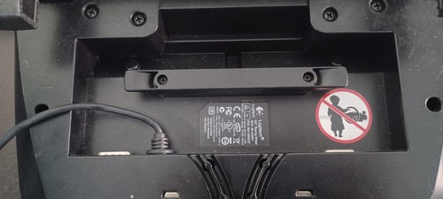 Volante Logitech G27 con pedales y palanca de cambios. Sin fuente de alimentación. - Imagen 6 de 7