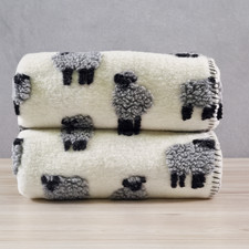 Plaid in Lana Cotta pecorelle fondo latte- Soffice e Accogliente per Casa