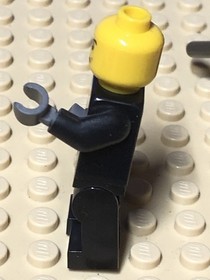 LEGO (8) Minifigures & Horse From 7946 King&rsquo;s Castle. Lion King, Dragon Knight