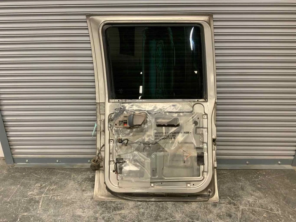 92-99 Chevy Suburban 1500 Passenger RH Pewter-11U Rear Power Door Shell Foto 4 de 4