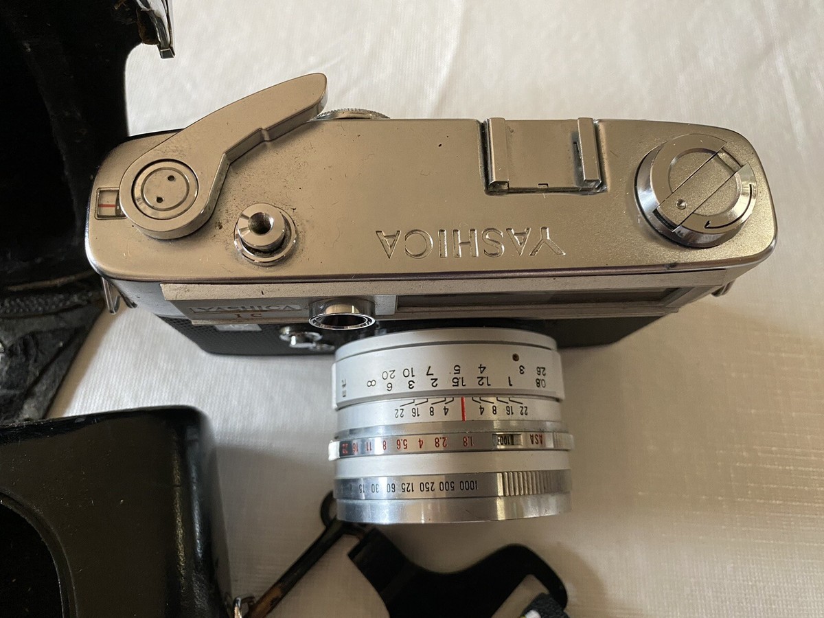 Preowned Vintage Yashica 1C Lynx 5000E 35mm Film Camera Untested
