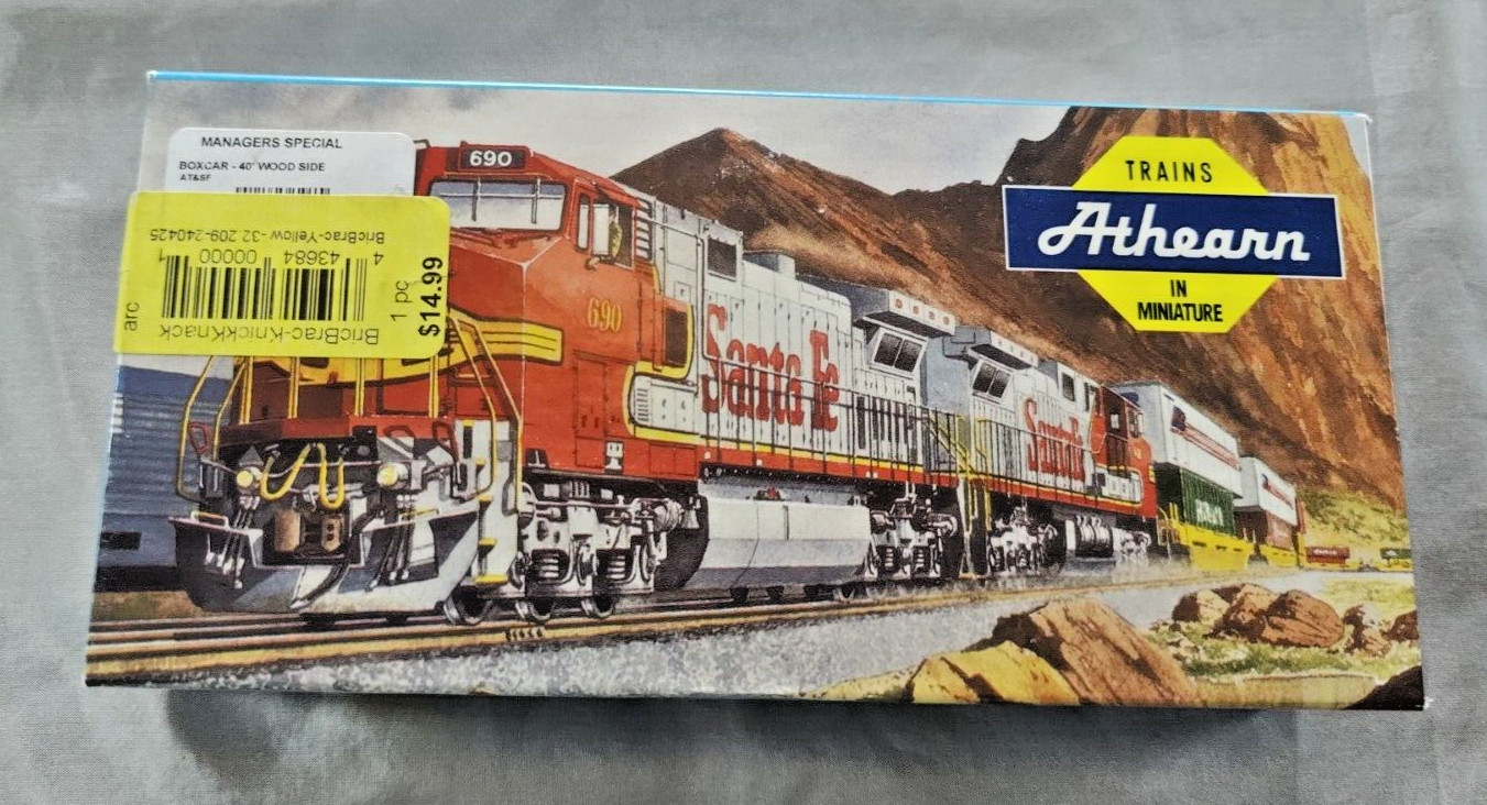 Santa Fe Athearn HO 40' A.T. & S.F. 122986 Wood Train Box Car with Original Box