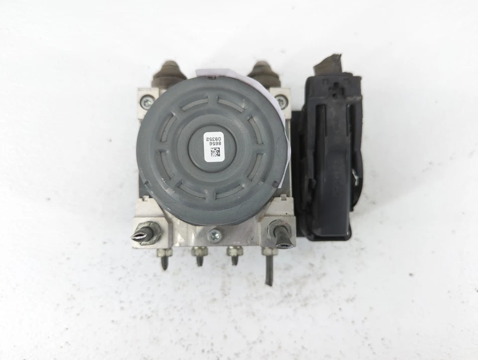 2015-2015 Subaru Legacy Abs Pump Control Module ZBKBG - Image 3 of 4