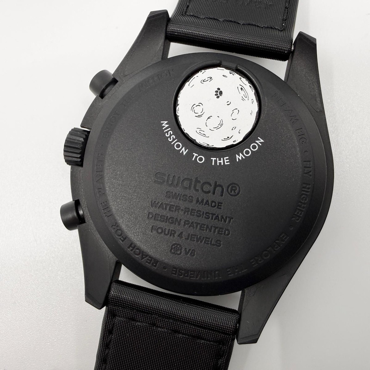 Omega Swatch Snoopy Moonswatch Mission to the Moonphase New Moon