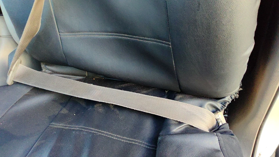 01-02 Cinturón de seguridad delantero izquierdo conductor suburbano retractor hombro 922 gris claro Foto 2 de 4