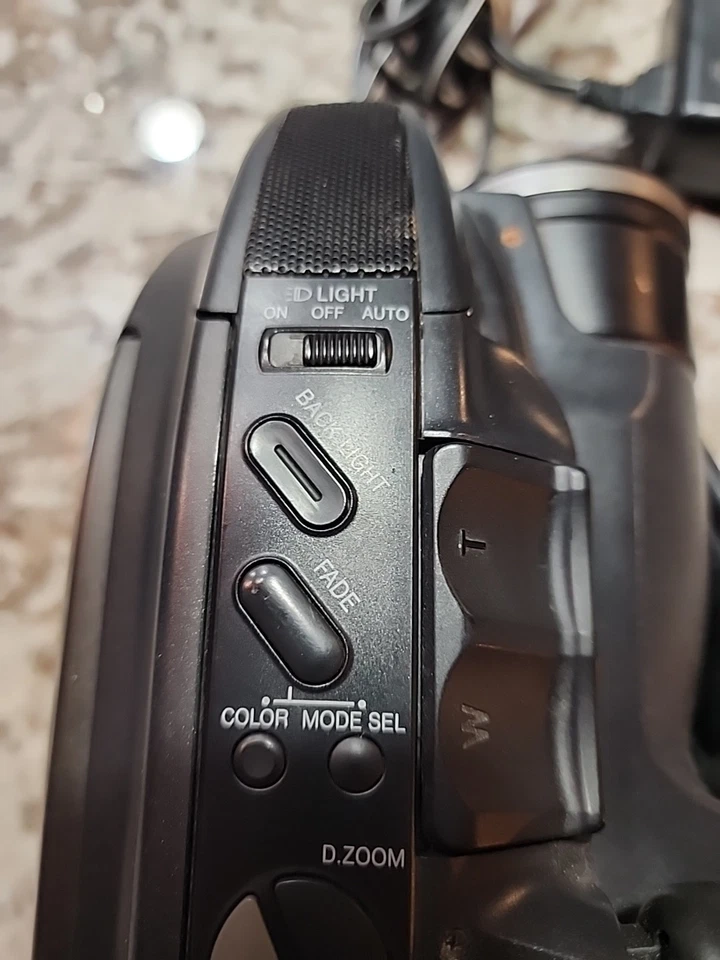 Panasonic PalmSight Camcorder PV-L657 Used Black W Charger Palmcorder VHS C  - Image 3 of 4