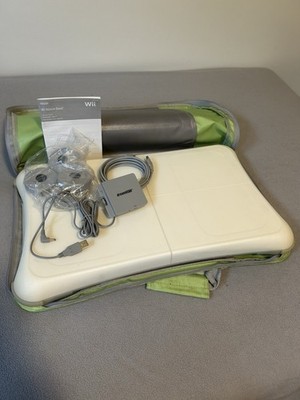 Nintendo Wii Balance Board Bundle W/ Carrying Case Battery Charger Extra Feet