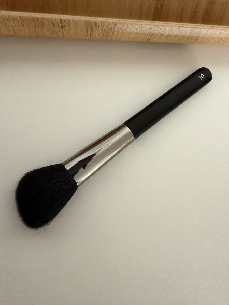 KIKO Milano Face 10 Blush Angled Contour Natural Goat Bristles