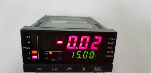 OMRON K3NX-VD2C-T1 DIGITAL PANEL METER   FREE SHIP - Picture 1 of 8
