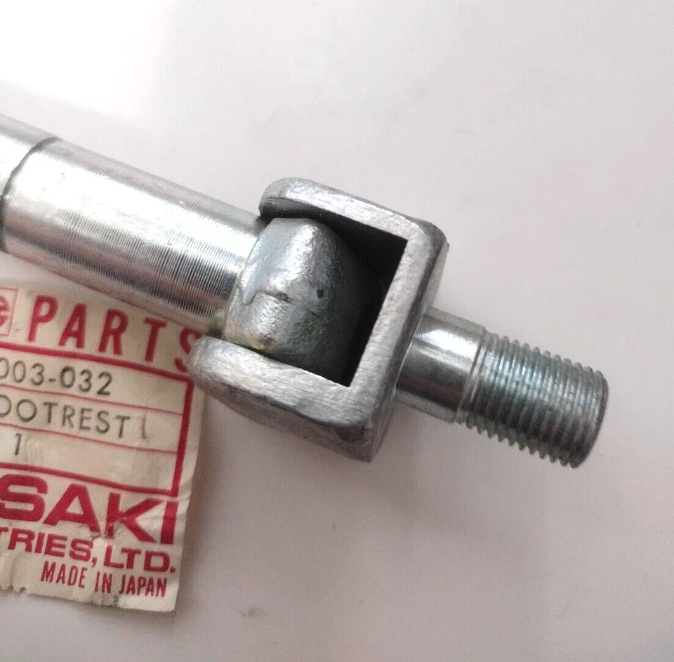 Kawasaki 34003-032 подножка бар F7 F6 F9 новый из старых запасов винтажный новый - Изображение 3 из 3