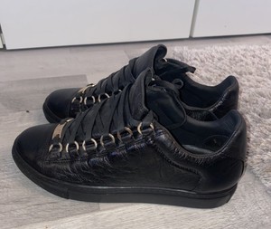 balenciaga arena low black