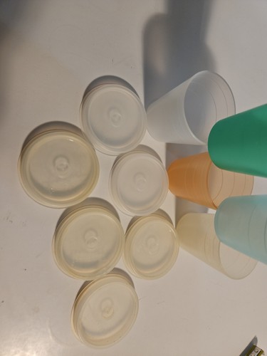 Set 6 tazze e coperchi vintage Tupperware MIDGETS #101 #201 pastello portaoggetti - Foto 4 di 5