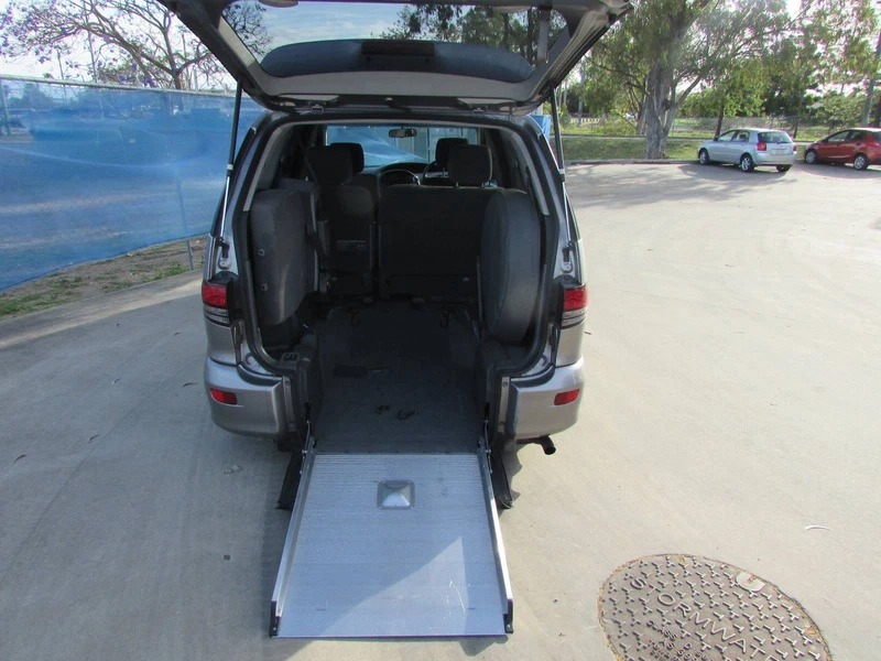 2004 Toyota Tarago Estima Wheel Chair Van 47 Minivan