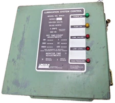 🔥LINCOLN LUBRICATION SYSTEM CONTROL 84510 SER A HINGED ENCLOSURE 8" X 8" X 5.5"