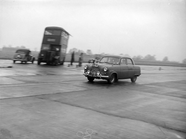 Ford Zephyr 1954 Motor Racing Old Photo 1