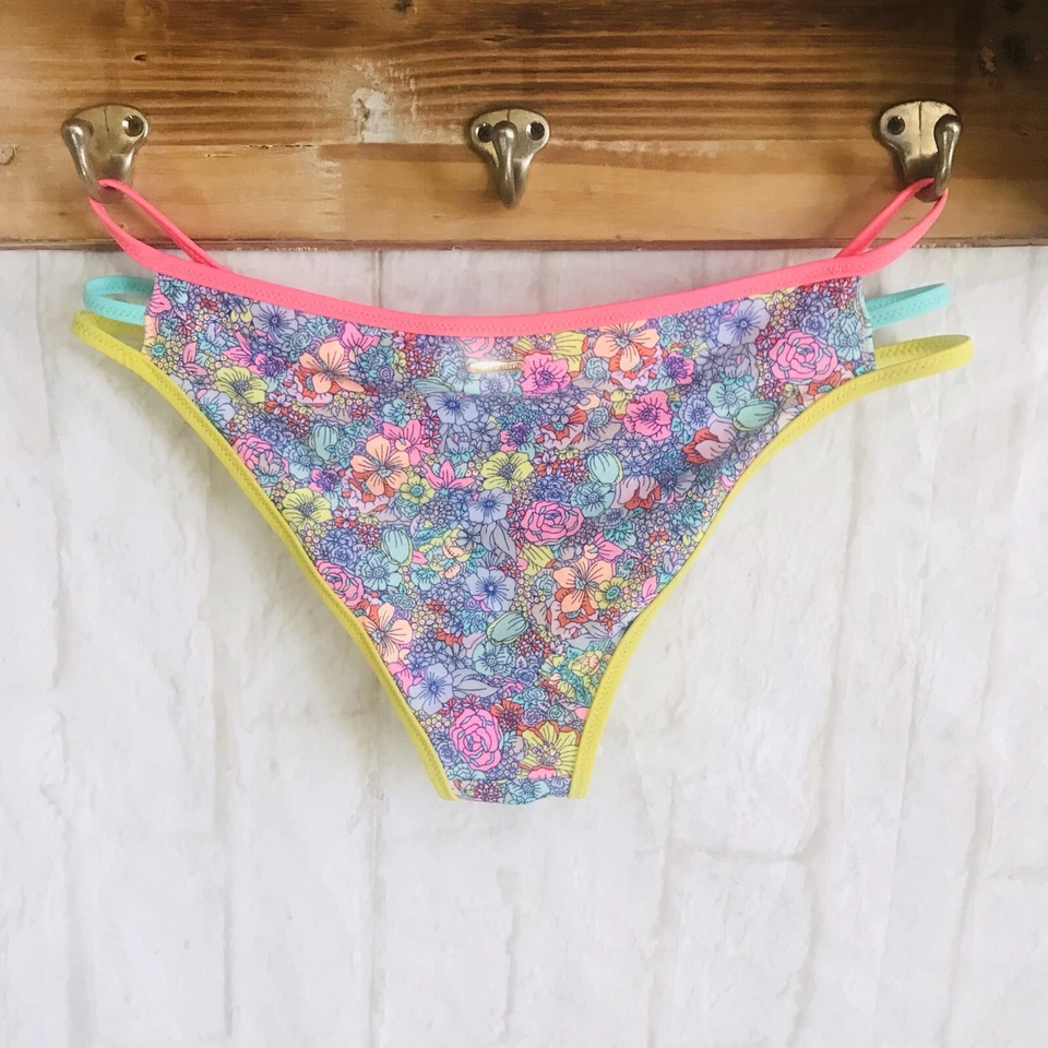 NWT Victoria’s Secret Swim XS Floral Cheeky 8KQ Bikini Bottom VS Swim Flower XS - Image 2 of 3