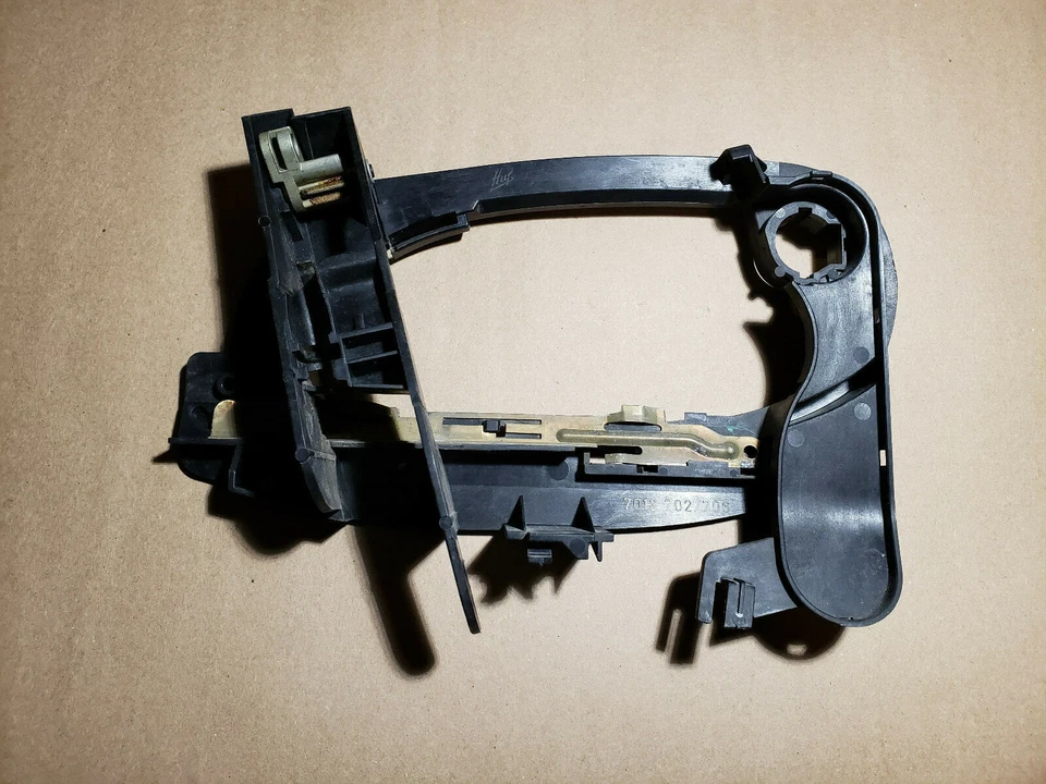 02-08 BMW 745i 750i E65 ПРАВАЯ ПЕРЕДНЯЯ НАРУЖНАЯ ДВЕРНАЯ РУЧКА С ПОДСТАВКОЙ БЕЛАЯ - Изображение 4 из 4