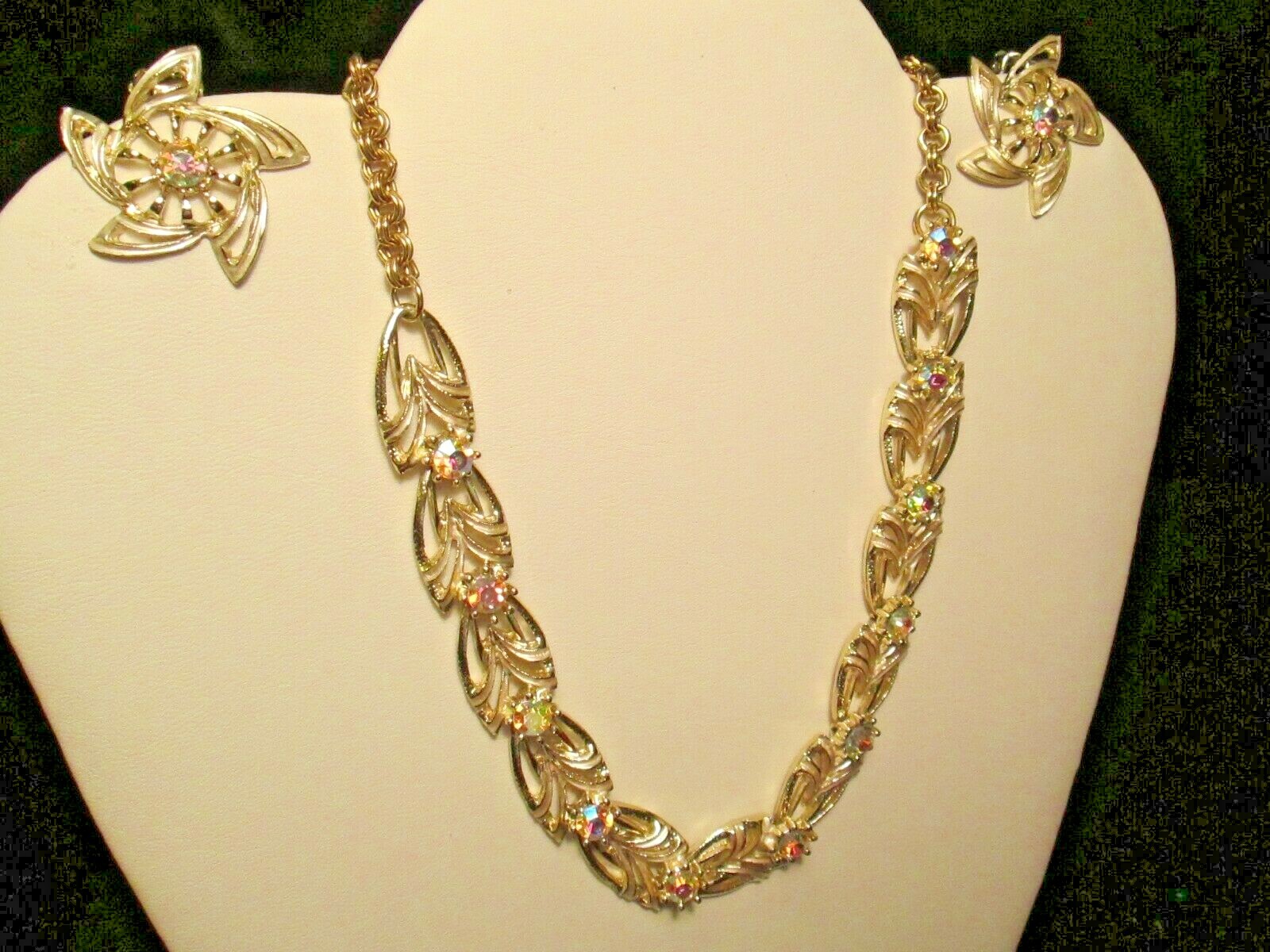 VTG Set Iridescent Crystal AB Rhinestones Link Ne… - image 3