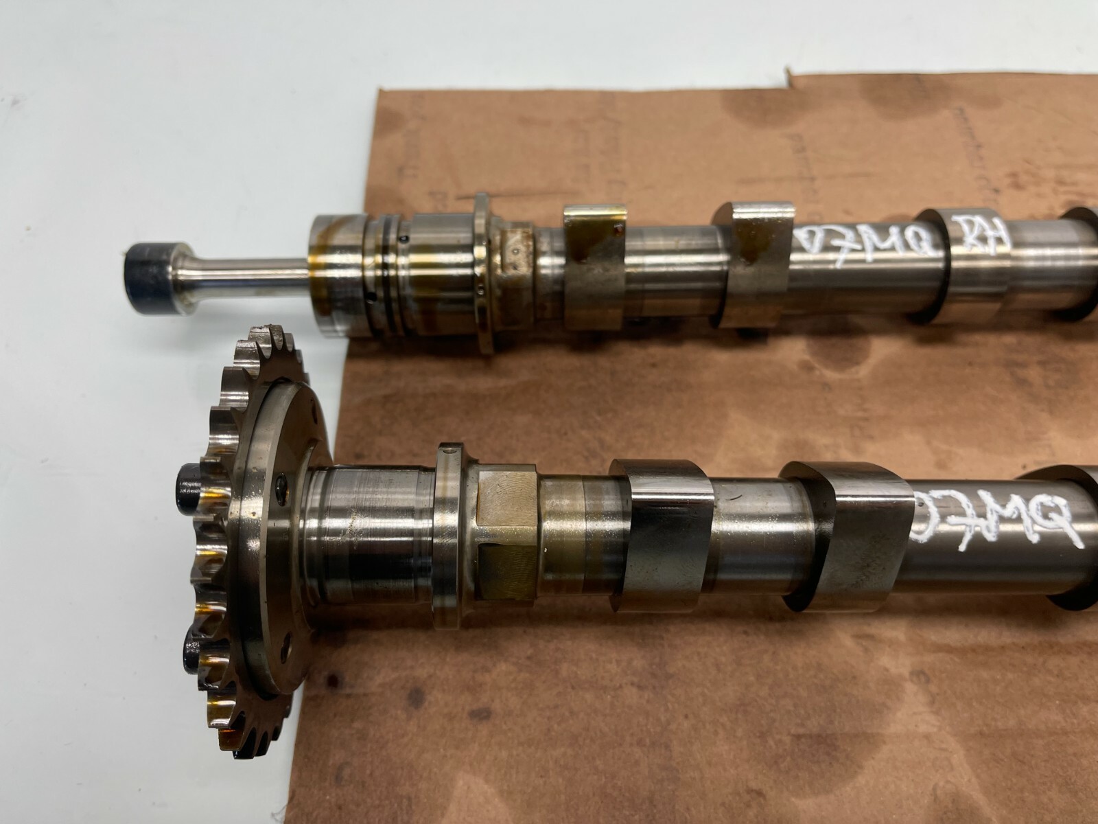 2007 Maserati Quattroporte M139 4.2L V8 engine RIGHT CAMSHAFT INTAKE EXHAUS OEM