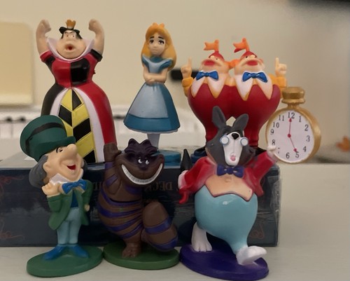 Alice In Wonderland Set With Mini Flower 7 PIECE SET - 第 1/4 張圖片