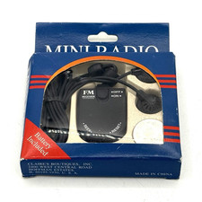 Vintage Claire  s Boutiques Mini FM Radio Receiver w/ Earbuds NOS In Original Box