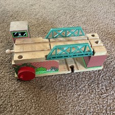 Thomas Railway Lift  Load Drawbridge Track Piece Learning Curve Incomplete