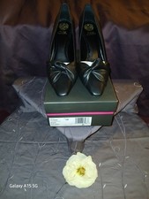Vince Camuto VC-Senai black heels