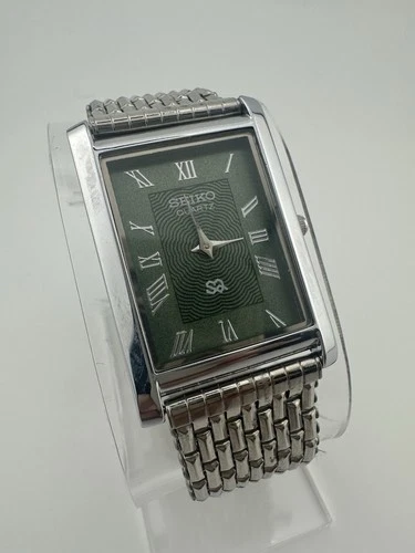 GREEN WITH SILVER CASE  Vintage Seiko Slim Quartz Men's Wrist Watch