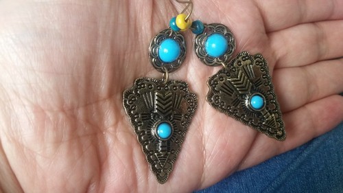 Native American earrings turquoise beads engraved BLESSED bronze tribal arrow - Picture 5 of 10