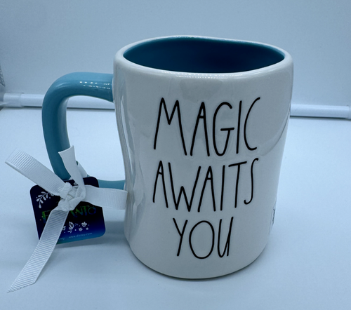 NUEVA TAZA DE 2 CARAS RAE DUNN DISNEY'S ENCANTO MARIBEL "MAGIC WAITS YOU" - Imagen 2 de 4