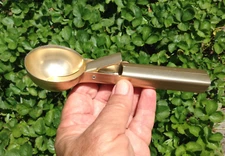 Vtg gold anodized aluminum ice cream scoop w/ ejector lever--retro & easy clean!