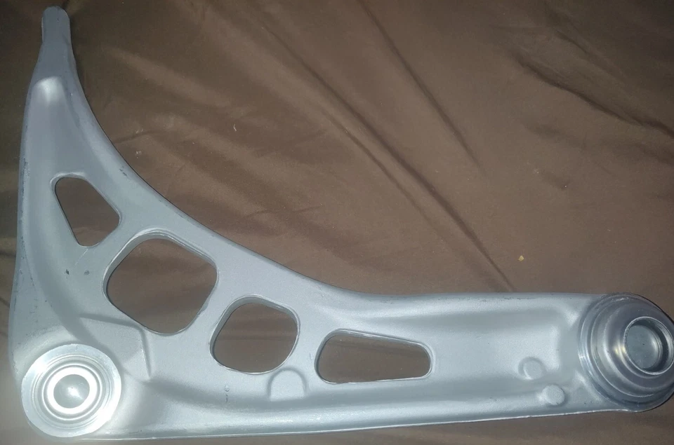 UN NUEVO BRAZO CONTROL SUSPENSIÓN MTC 1193 DELANTERO DERECHO INFERIOR 31126777852 PARA BMW Foto 2 de 4