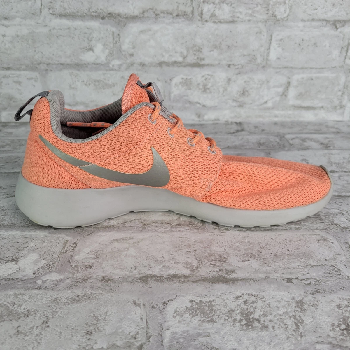 Nike rosherun louis vuitton  Nike shoes women, Louis vuitton shoes, Nike  free shoes