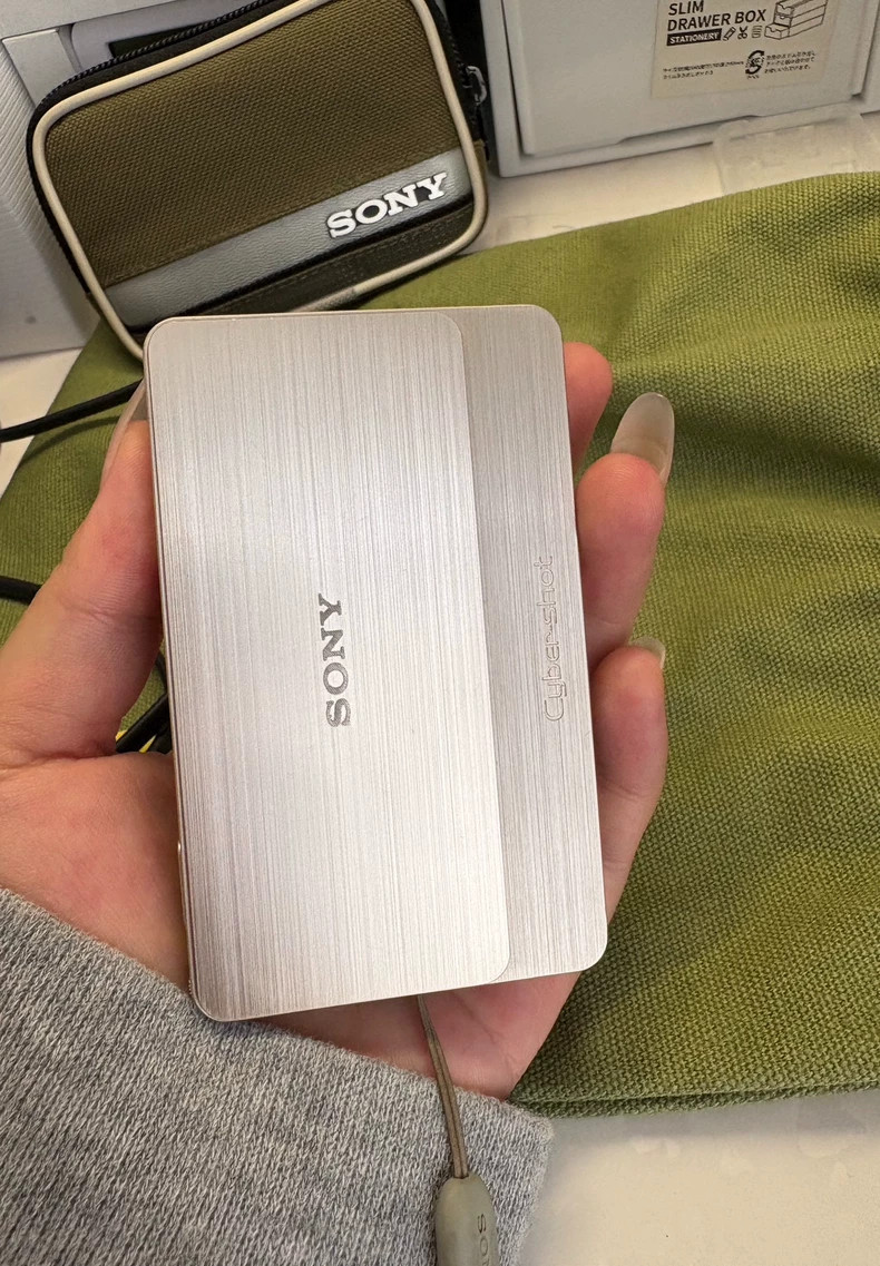 SONY DSC-T700 美品 元箱 説明書以外付属品等 SONY Digital Camera DSC-T700 Cyber-shot 4.0x Optical zoom | eBay