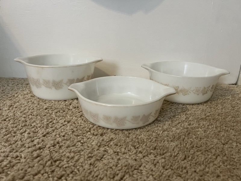 Pyrex Sandalwood Ivy Leaf Casserole Dish Set Of 3 1pt 1.5pt And 1qt Vintage