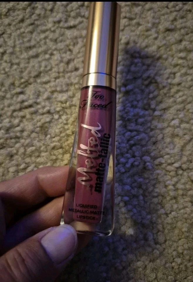 LÁPIZ LABIAL MATE METÁLICO LICUADO FUNDIDO TOO FACE I ATREVE YOU DESCATALOGADO Foto 3 de 3