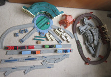 Thomas & Friends Tidmouth Sheds, Turntable, Shake Shake Bridge + lots of Track