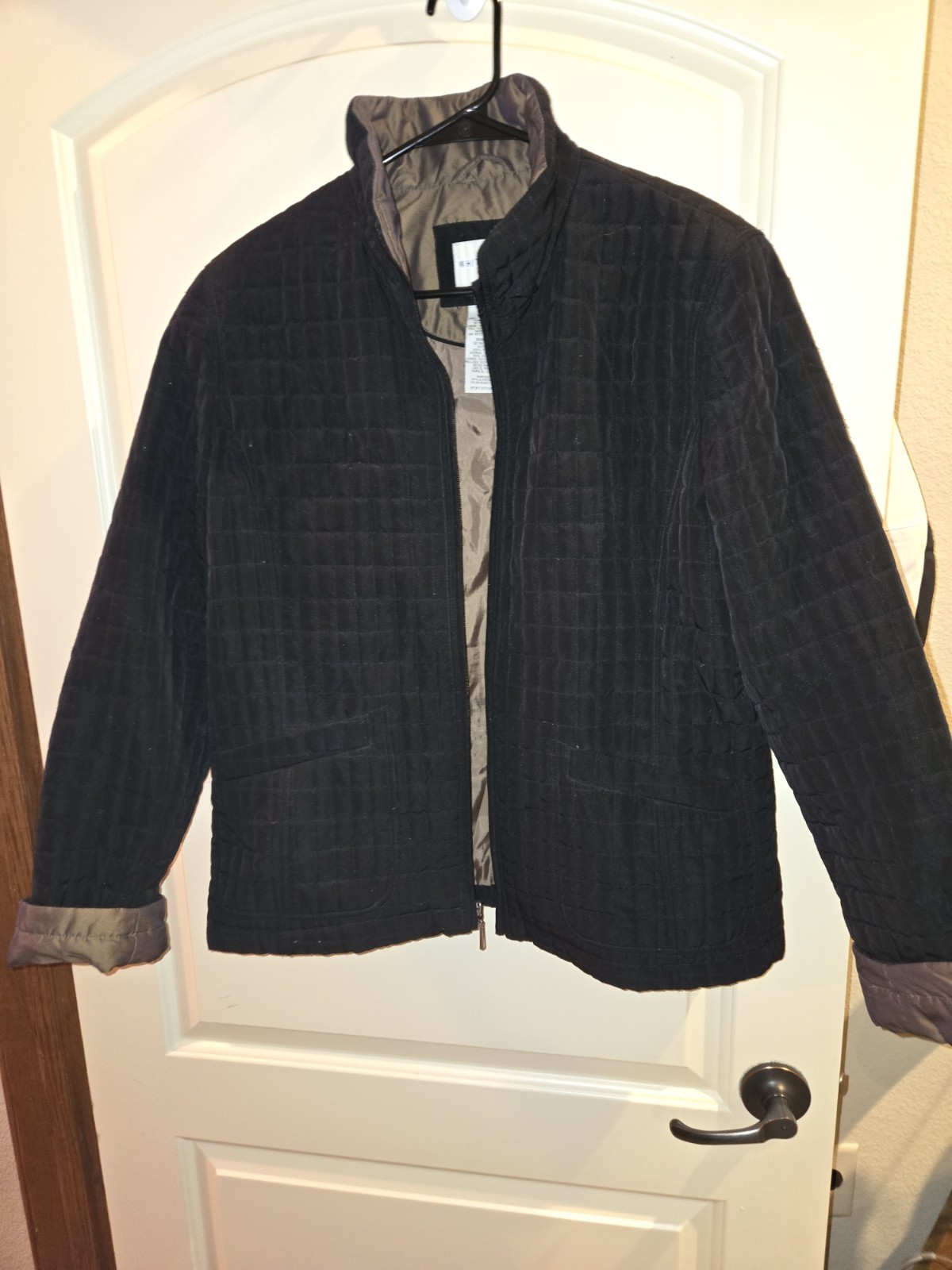 Black Jacket With Beautiful Lining, Lightweight - image 1