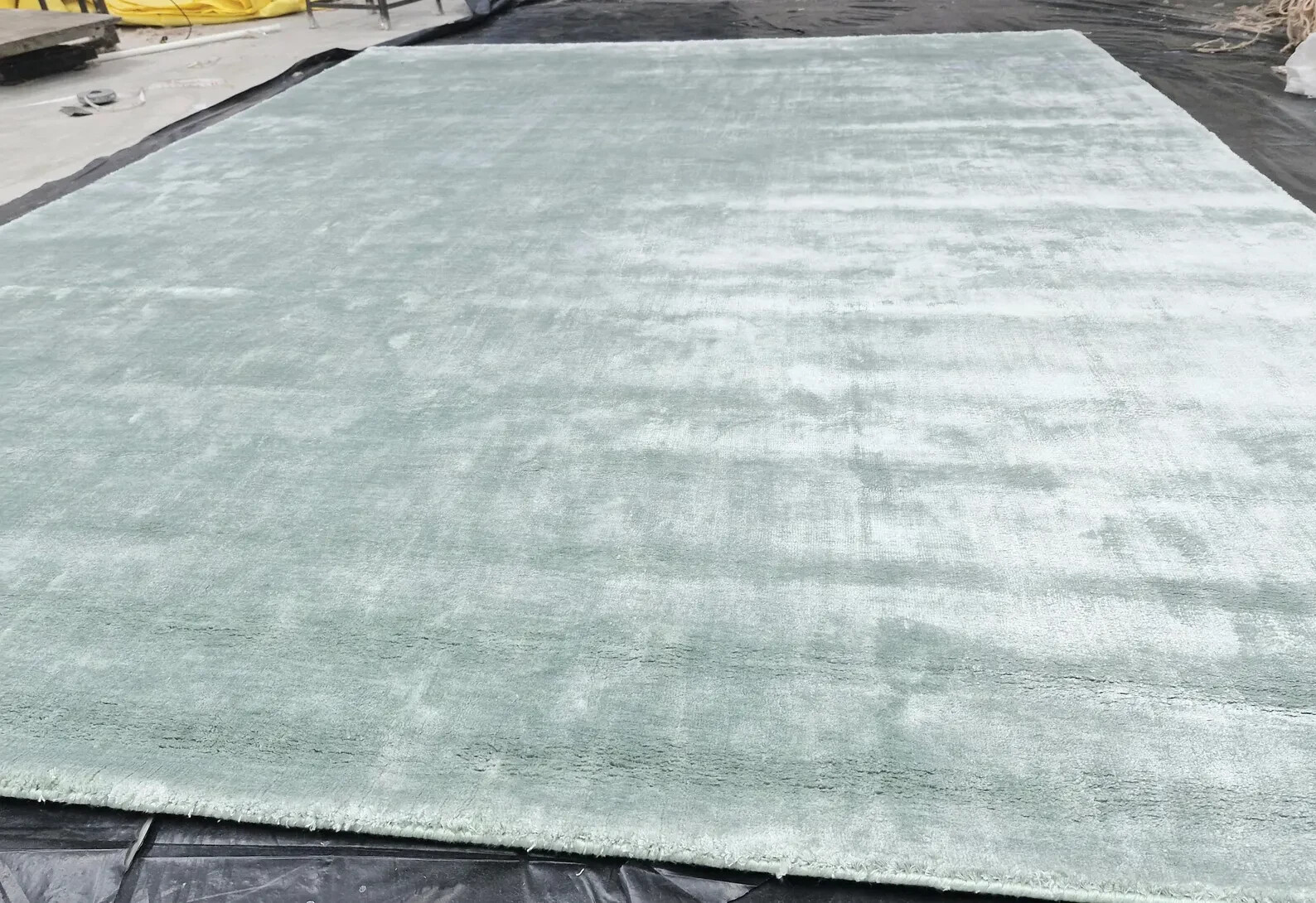 Hand-Loomed Viscose Silk Area Rug for Bedroom or Living Room