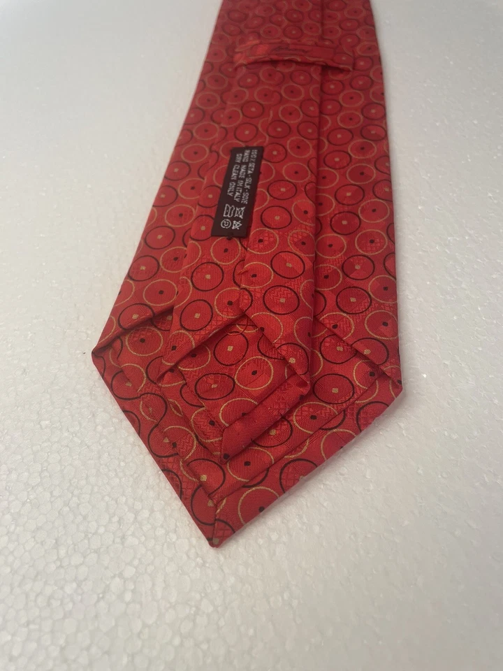 Corbata Brioni 100% Seda Hecha a Mano Roja con Círculos Negros y Dorados 58Lx 4W Italia Foto 4 de 4