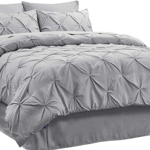 AmazonBasics King Comforter and 2 