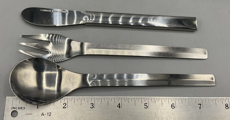 Juego de vajilla Coleman de un solo lugar 801-701 pequeño chip en plato SIN USAR Taiwán Foto 2 de 4