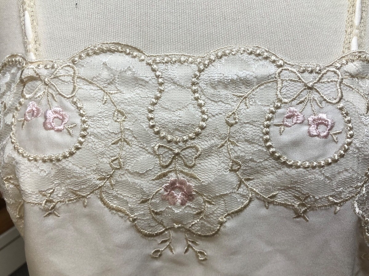 Jewels by SLT Camisole Dainty Embroidery Pink Flowers Lace
