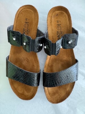 naot Ashley black reptile patent sandals 40 NEW