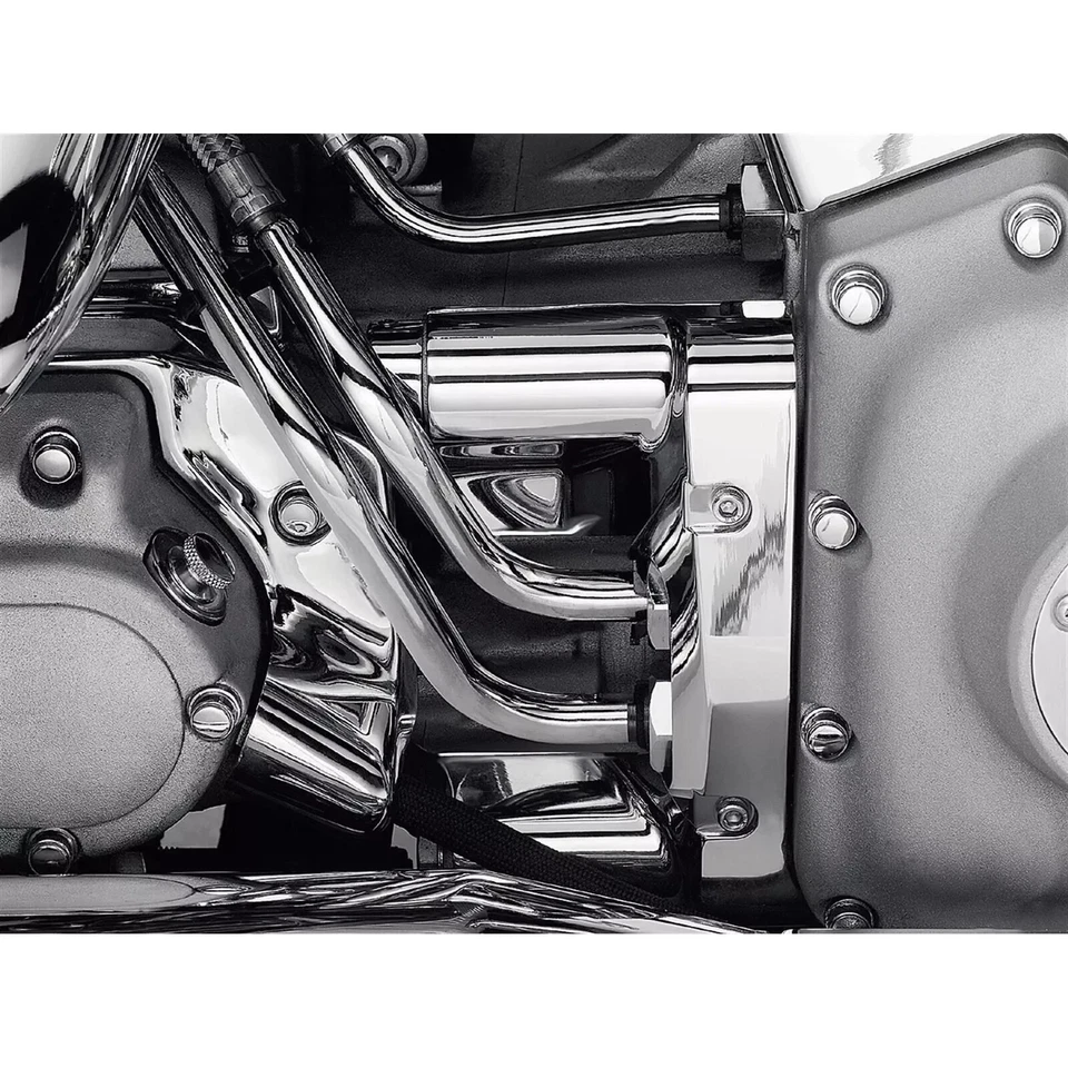 Cubierta cromada Kuryakyn Oil Line Nacelle 2000-2006 Harley Softail FXST/FLST - 8204 Foto 2 de 4