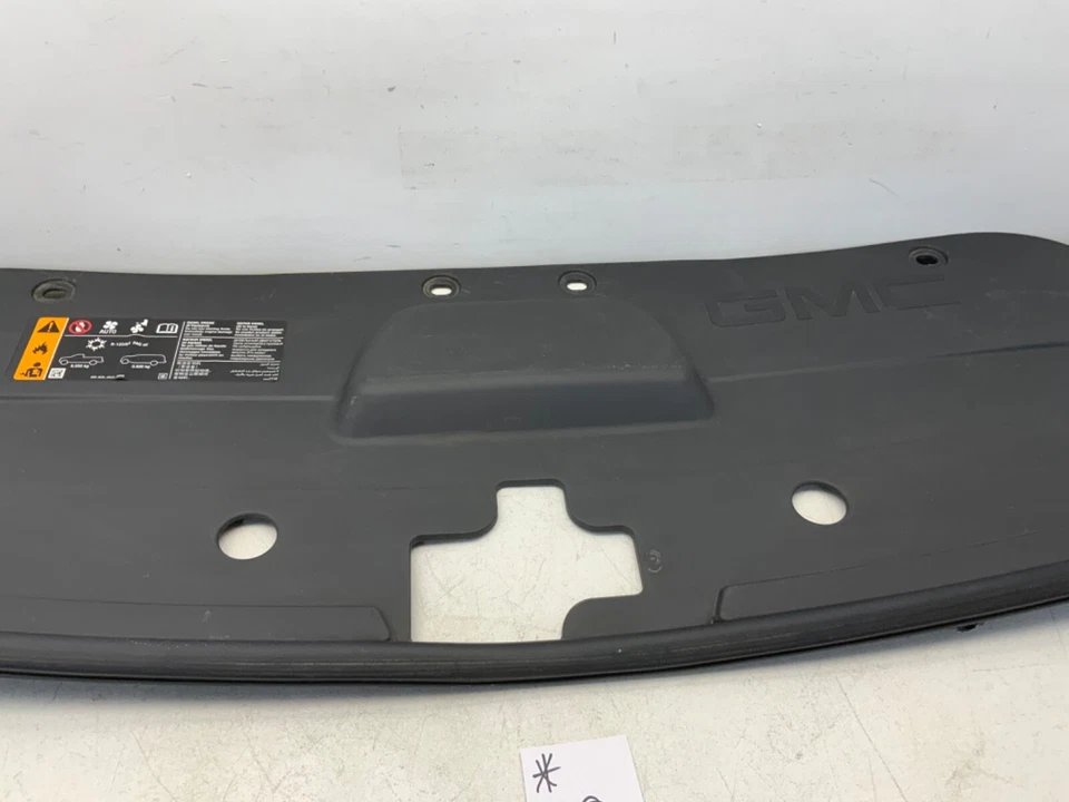 2015- 2020 CHEVROLET SUBURBAN RADIATOR UPPER AIR BAFFLE COVER PANEL OEM Foto 3 de 4