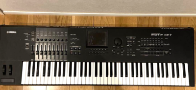 YAMAHA MOTIF XF7 Professional Music Production Synthesizer 76 Keys