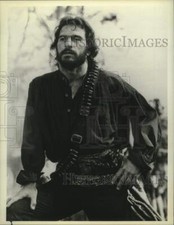 1987 Press Photo Tommy Lee Jones stars in Nate and Hayes, on NBC. - nop42699