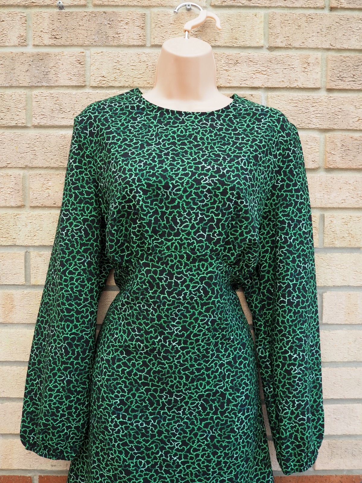 PRIMARK BLACK GREEN ABSTRACT PUFF LONG SLEEVE A LINE TEA CASUAL